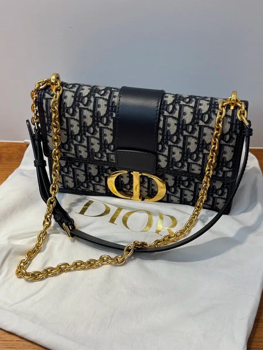 ディオール モンテイン30 オブリーク