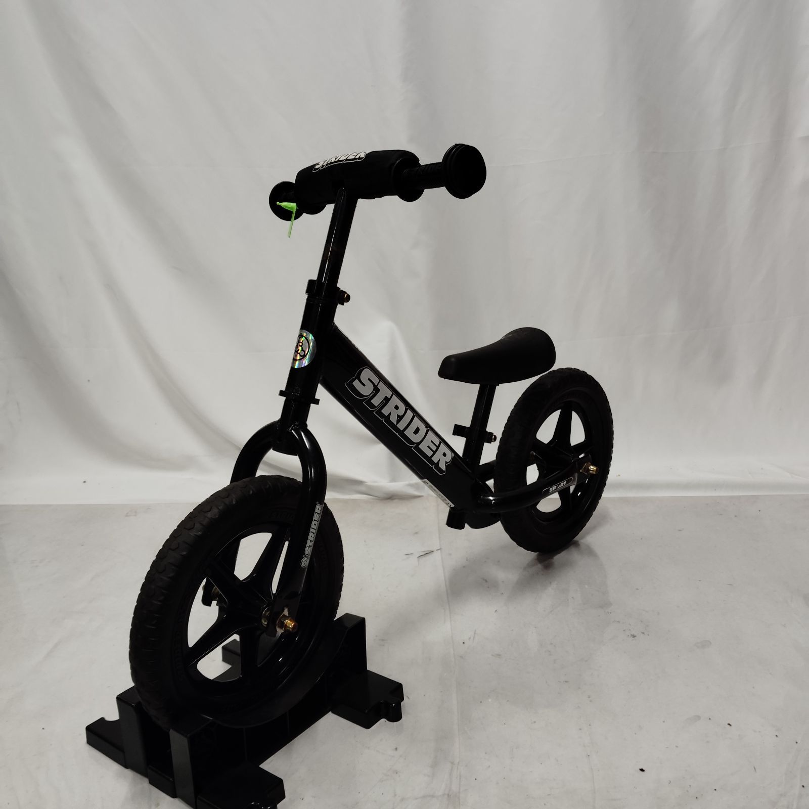 STRIDER バランスバイク 12インチ ブラック 【公式通販】