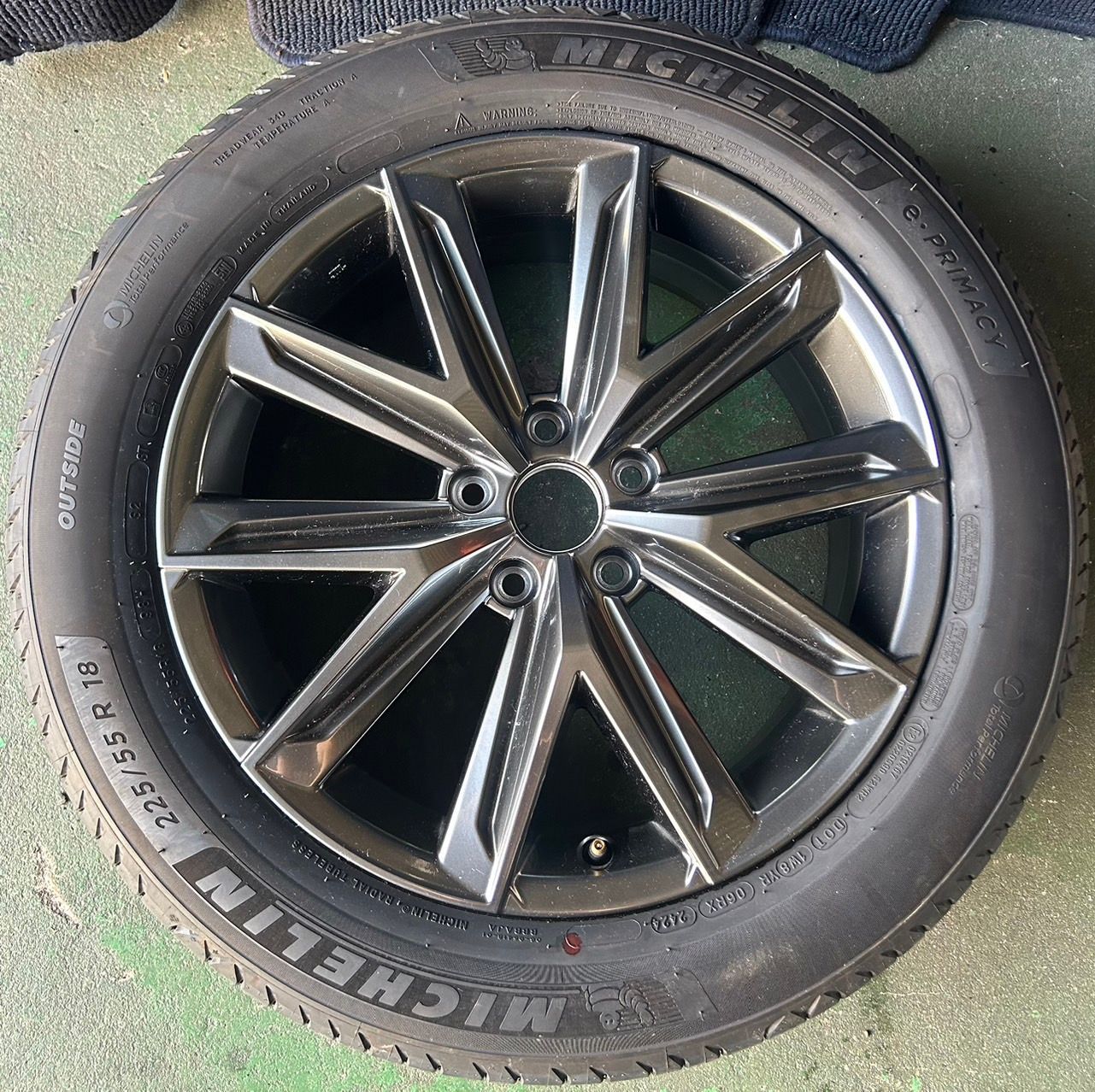 LEXUS LBX 純正 18インチ ホイール1本 7J 40 PCD114.3 ハブ径約60 MICHELIN 225 55R18 2025 No.719