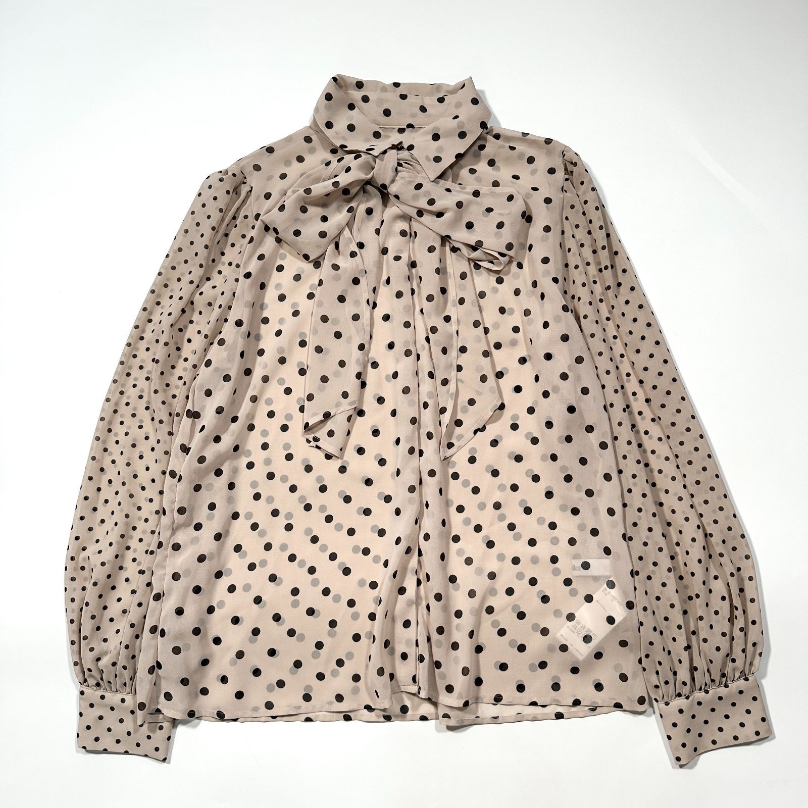 sheller Dotボリュームボウタイブラウス