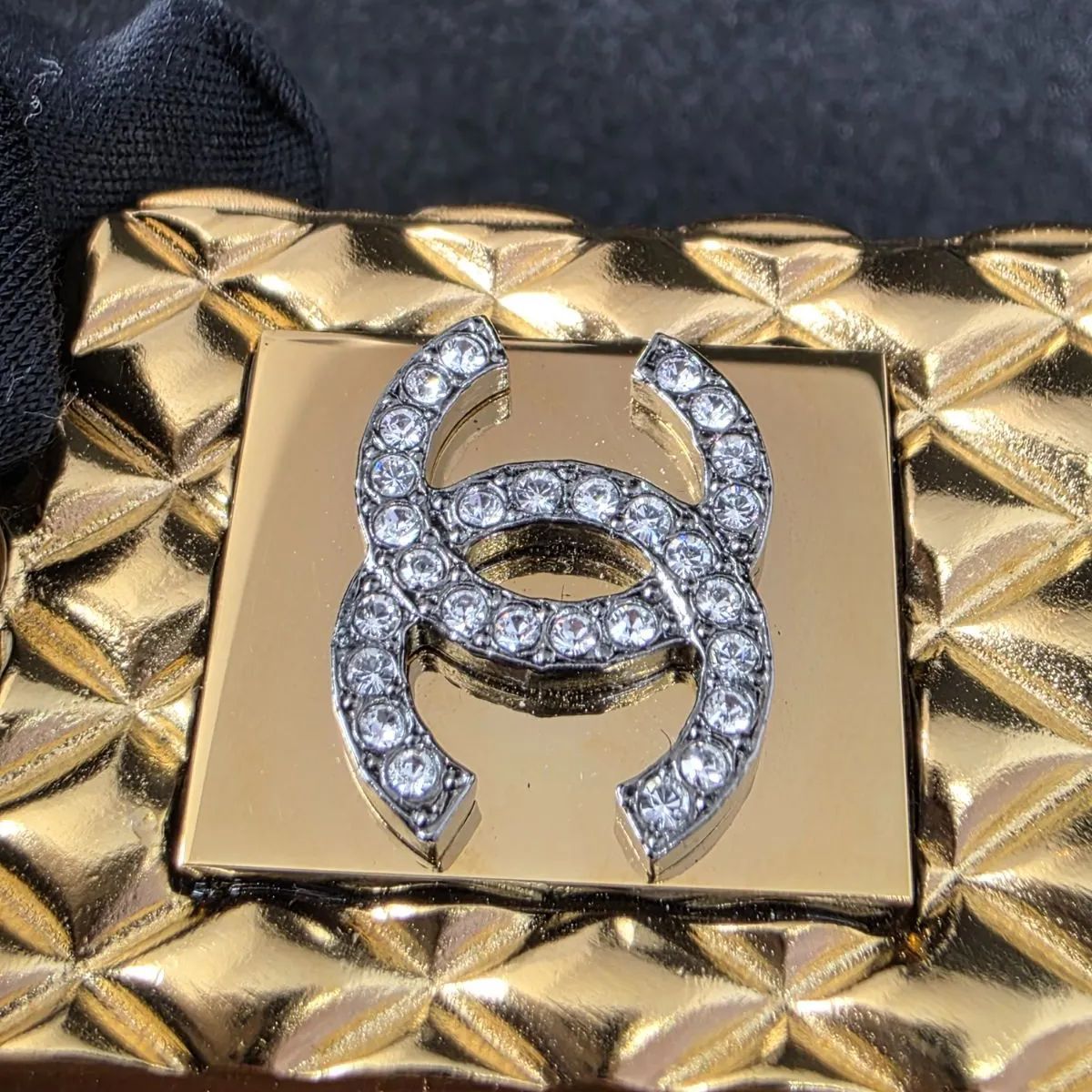 CHANEL シャネル ブローチ 25SS パフューム 香水瓶モチーフ 楽天市場】シャネル ブローチ 香水瓶 ココマーク ゴールド
