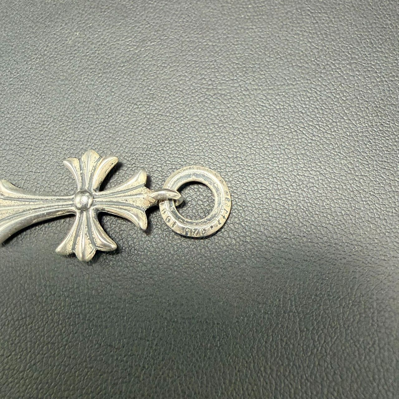 中古】シルバー アクセサリー タイニーCHクロス チャーム ペンダント 