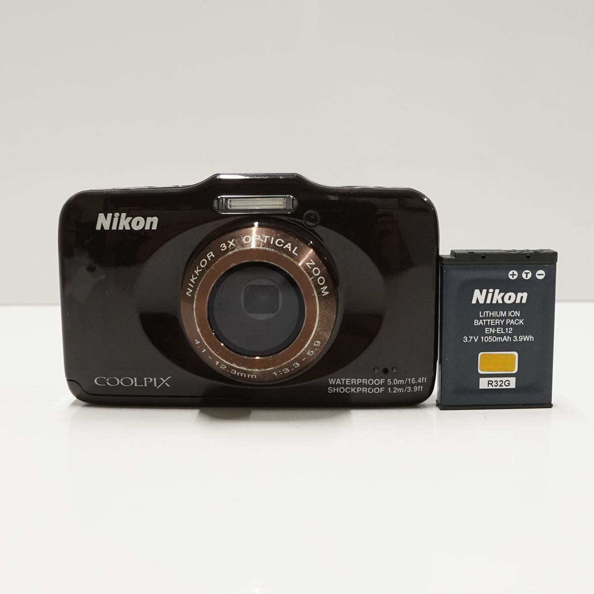 COOLPIX S31 Nikon USED品 防水5m 耐衝撃1.2m デジタルカメラ 本体+