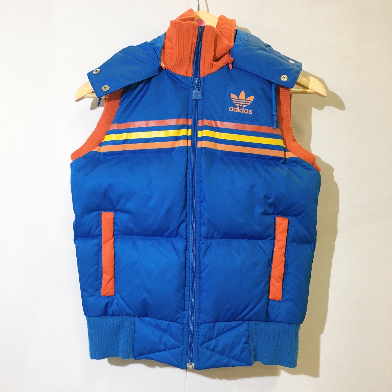 adidas アディダス ダウンベスト レディース Mサイズ - メルカリ