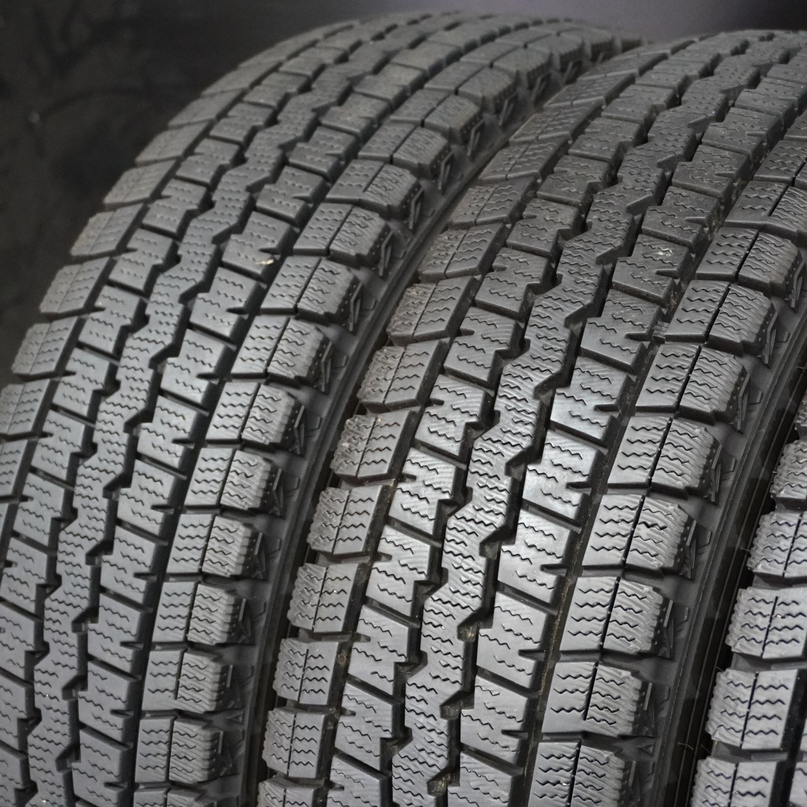 21年製 ダンロップ WINTER MAXX SV01 165 R13 6PR 4本 スタッドレス 商用車 小型トラック プロボックス ADバン タウンエース等