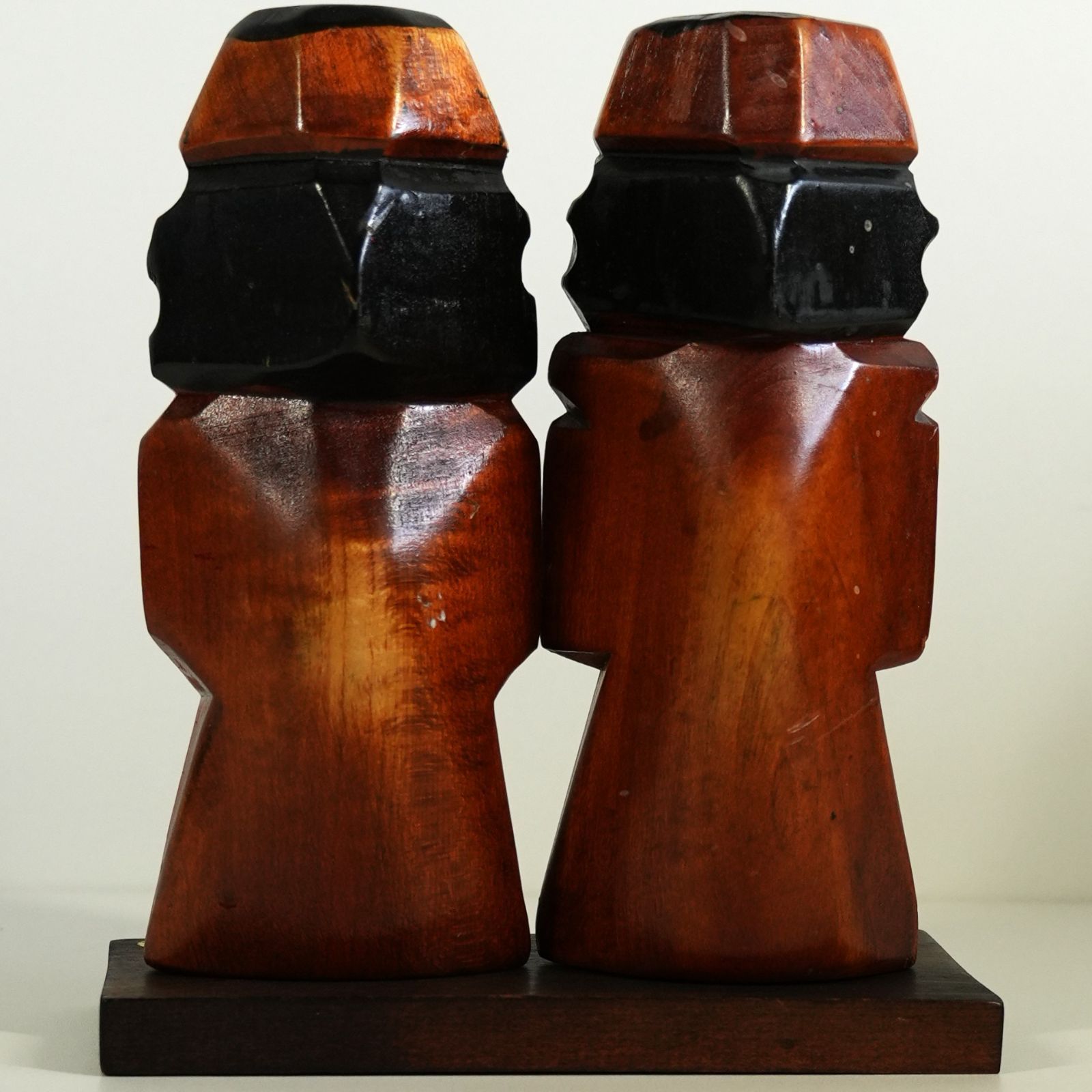 IM] ニポポ人形 木製人形 2体セット アイヌ木彫り 手彫り お守り 置物