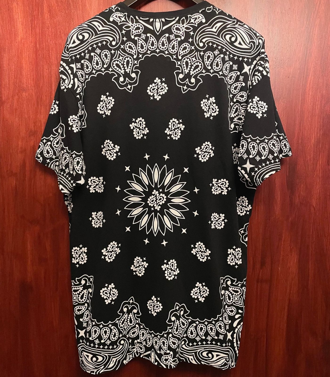 Supreme × Hanes バンダナ柄 Tシャツ M 一枚 Supreme × Hanes バンダナ柄 Tシャツ M 一枚 - メルカリ