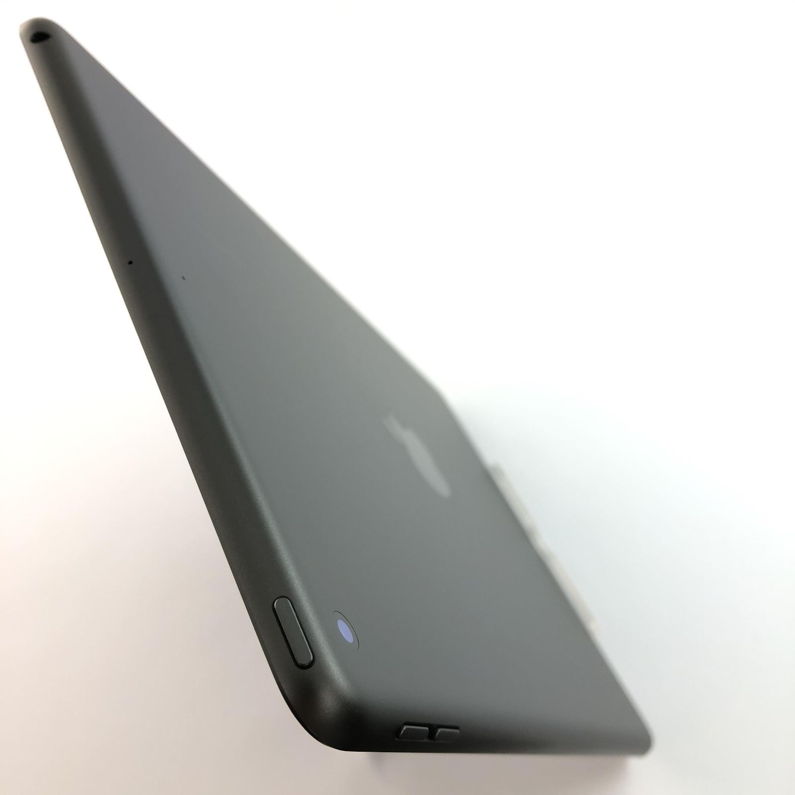 【キズあり品】iPad (第7世代) Wi-Fi/32GB/DMPZDFAFMF3M