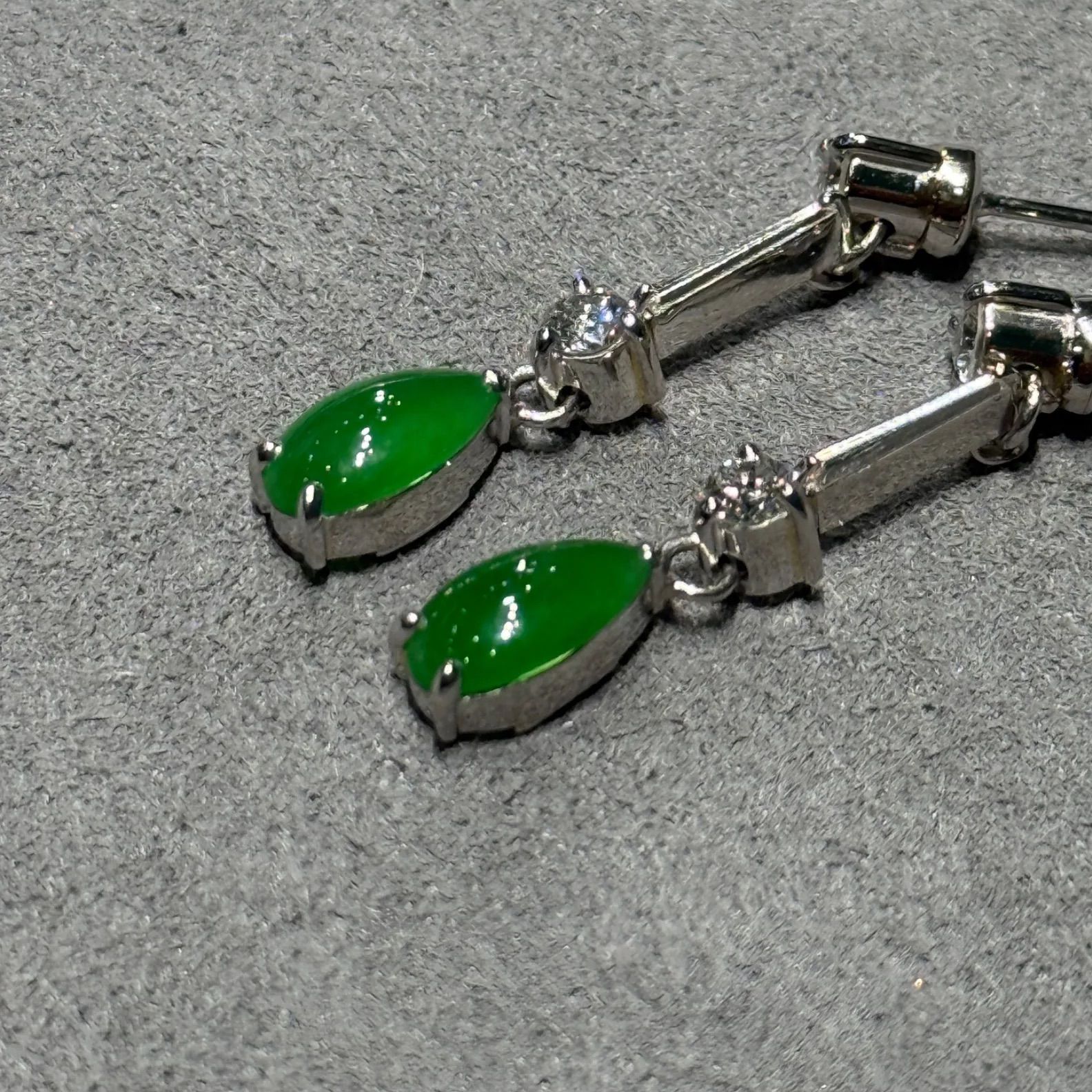 Pt900天然翡翠0.52ct ダイヤピアス