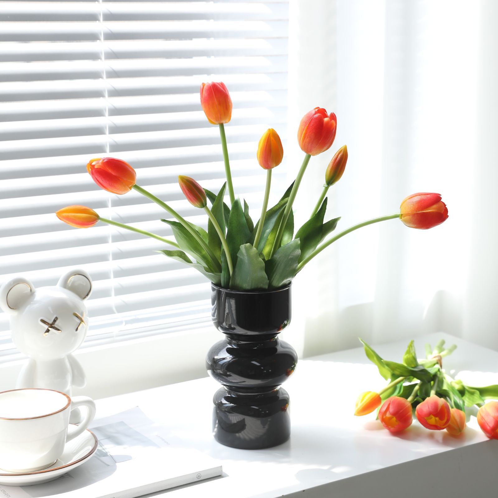 造花 アートフラワー 5ピース 花束 チューリップ 家の装飾 結婚式 ダイニングテーブルの装飾 ギフト 母の日のギフト かわいい リビング 玄関 ホワイト YUZUMIYA_COM