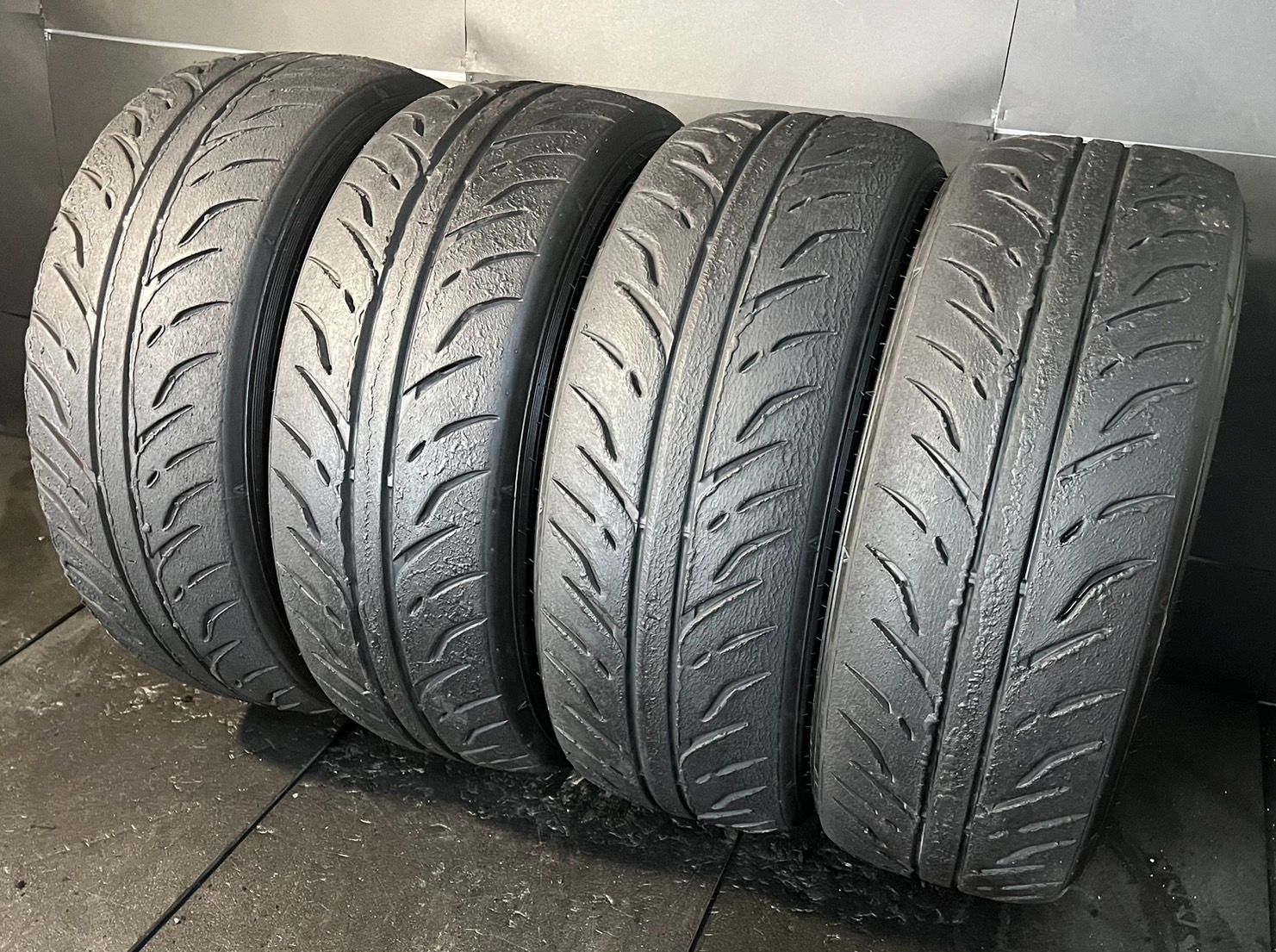 製 製 ダンロップ DUNLOP ディレッザ DIREZZA V01 190 600R15 4本 h_225