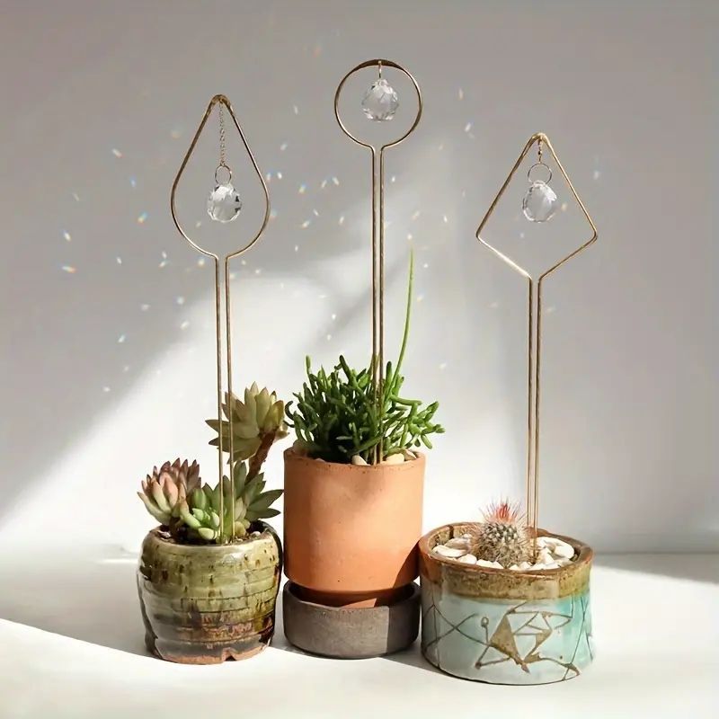 クリスタルサンキャッチャー付きメタルインテリアオブジェセット クリスタルプリズム 植木ステーク - 花ポット用装飾ガーデン＆ホームアクセント