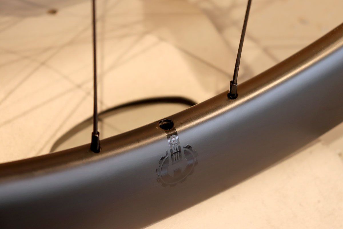 elitewheels edge 50mm 700C カーボンホイール タイヤ付 ELITEWHEELS