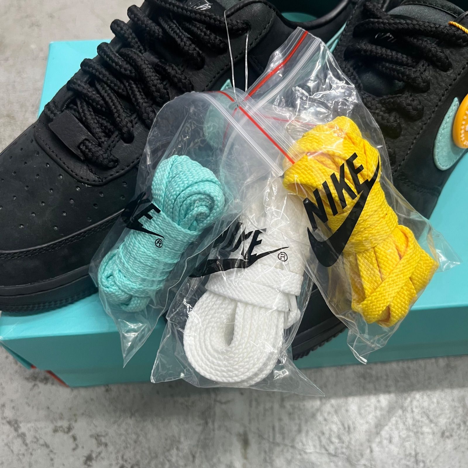 未使用品 Nike × Tiffany & Co. Air Force 1 Low 