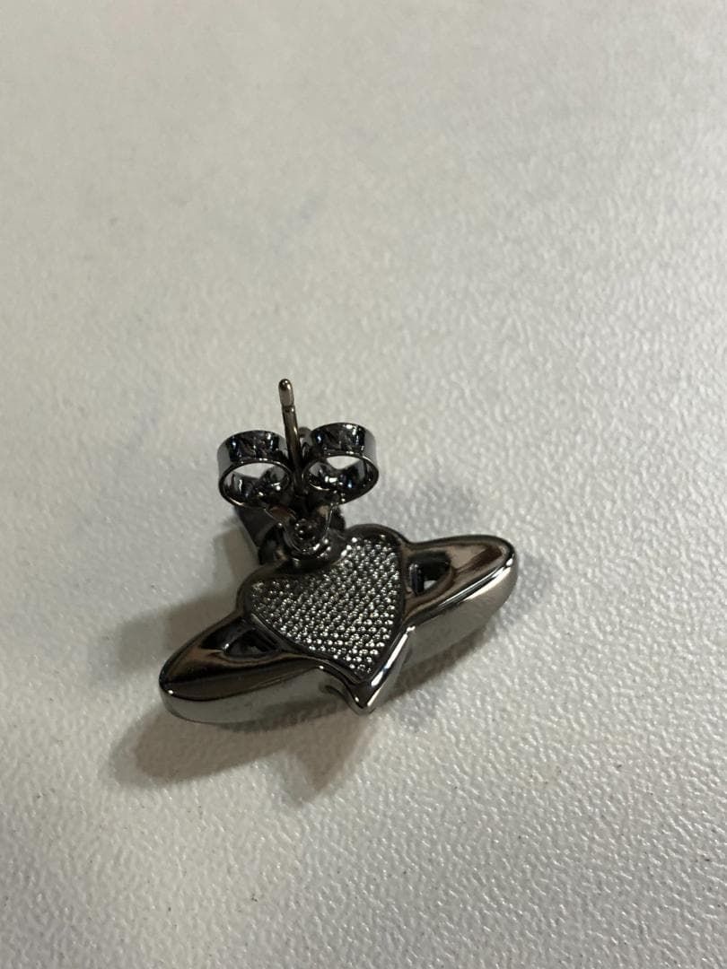 029080 vivienne westwood ハート オーブ ピアス ガンメタ 片耳 シングル ヴィヴィアンウエストウッド