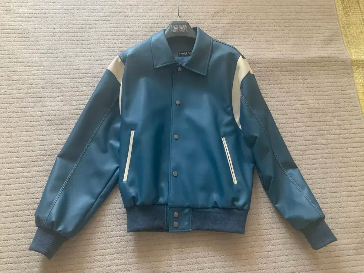 トリプレッセンス スタジャン 青