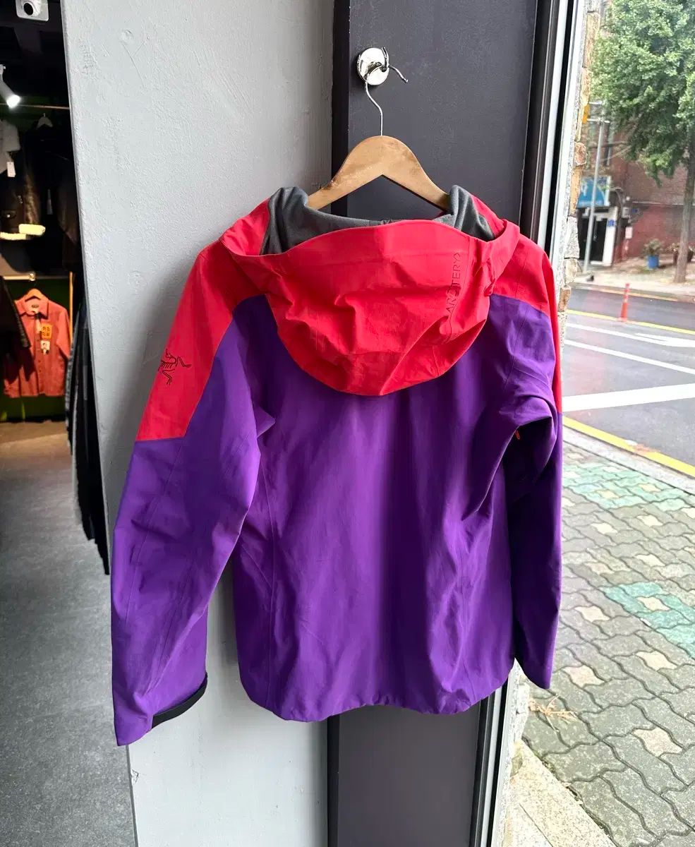 ウィンドブレーカー