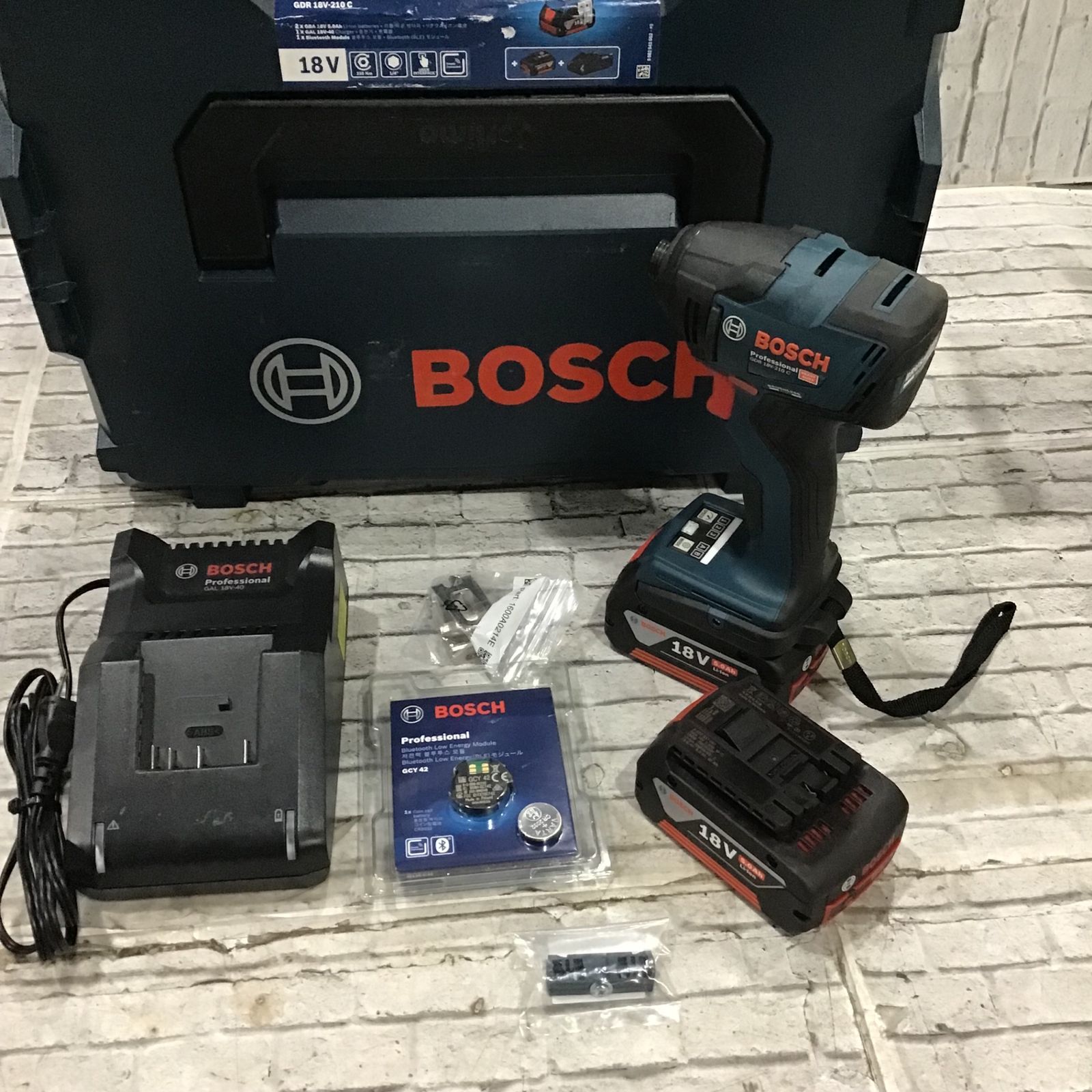 〇Bosch Professional(ボッシュ)18V コードレスインパクトドライバー 