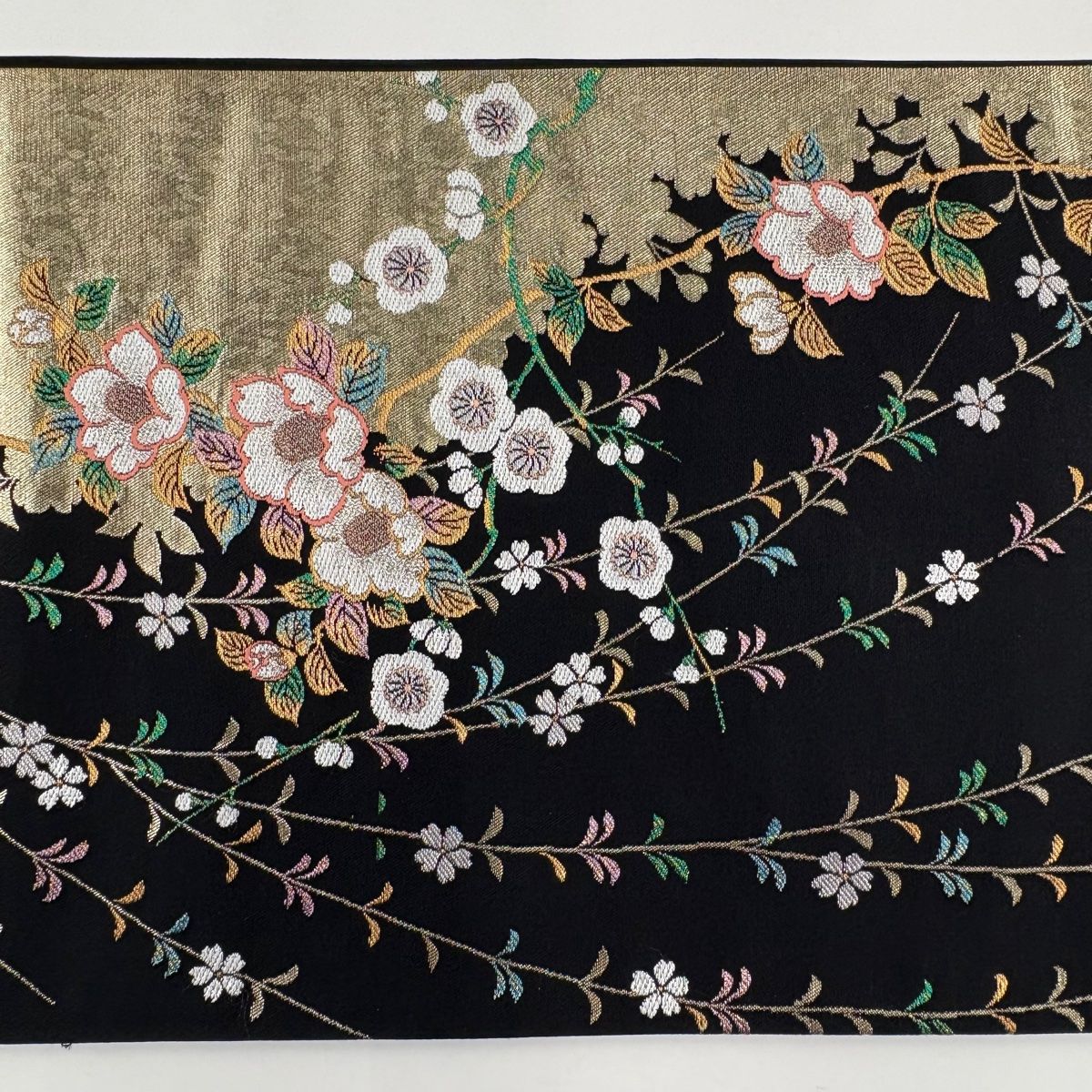 袋帯 美品 秀品 椿 シルエット 箔 刺繍 黒 六通 正絹 【中古