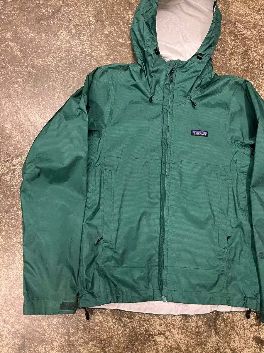 patagonia パタゴニア 緑 ウィンドブレーカー ジャケット