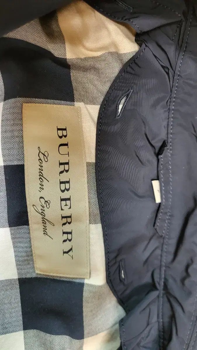 BURBERRY バーバリー トレンチコート 売ってます 26 1万ウォン