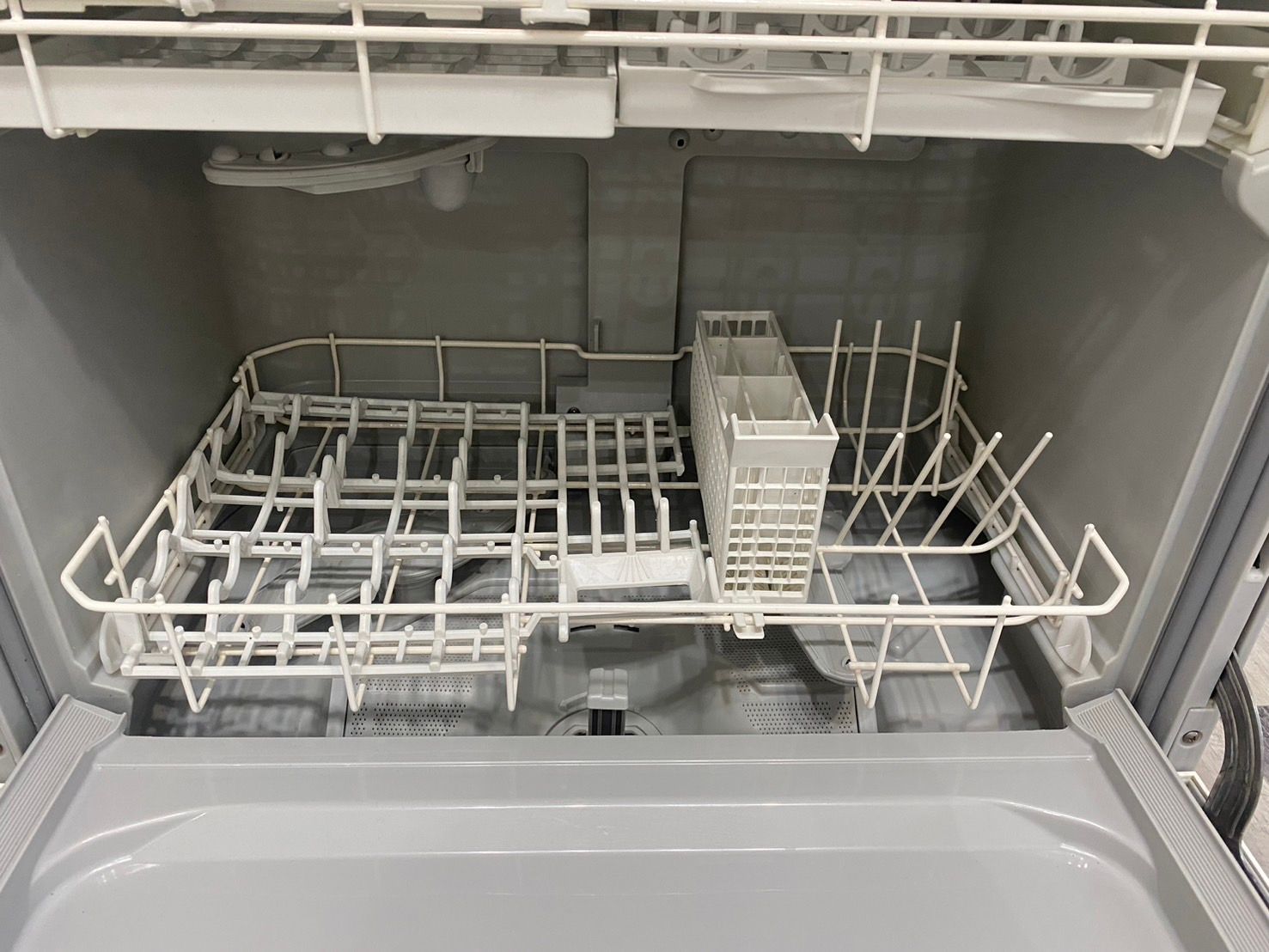 中古】Panasonic 電気食器洗い乾燥機 NP-TAE6-W 2019年製・ - メルカリ 