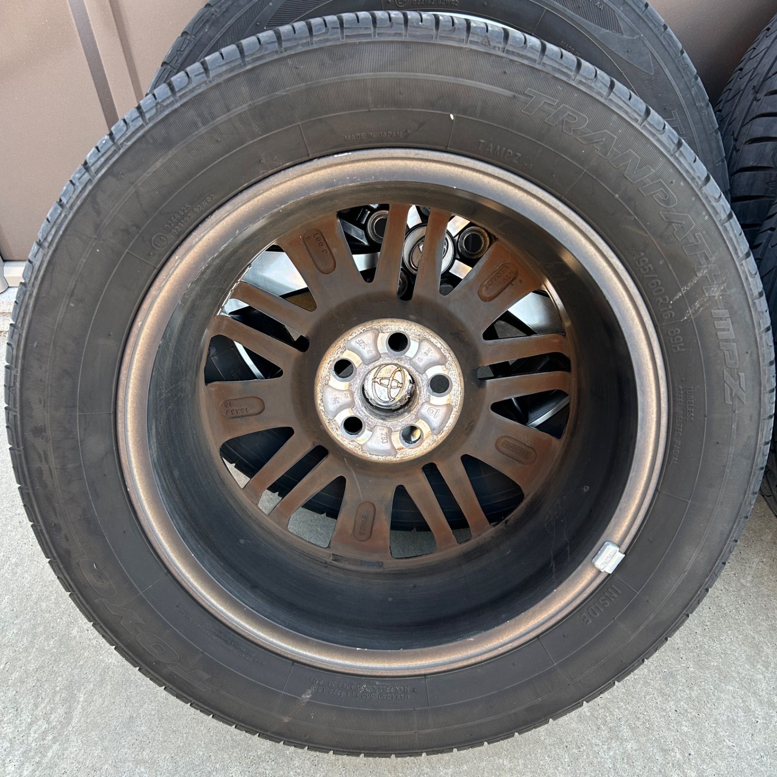 美品】TOYOTA トヨタ タイヤ 純正 ホイール 195/60R16 16×6J 45 TOYO