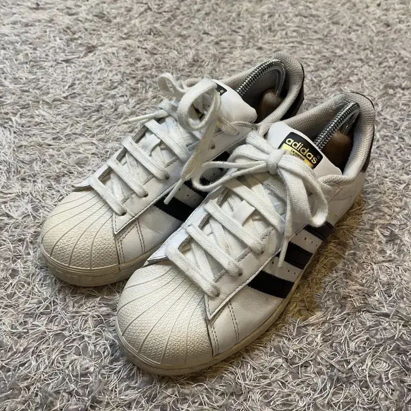 adidas(アディダス) スーパースター 基礎 スニーカースニーカー 235 G03423