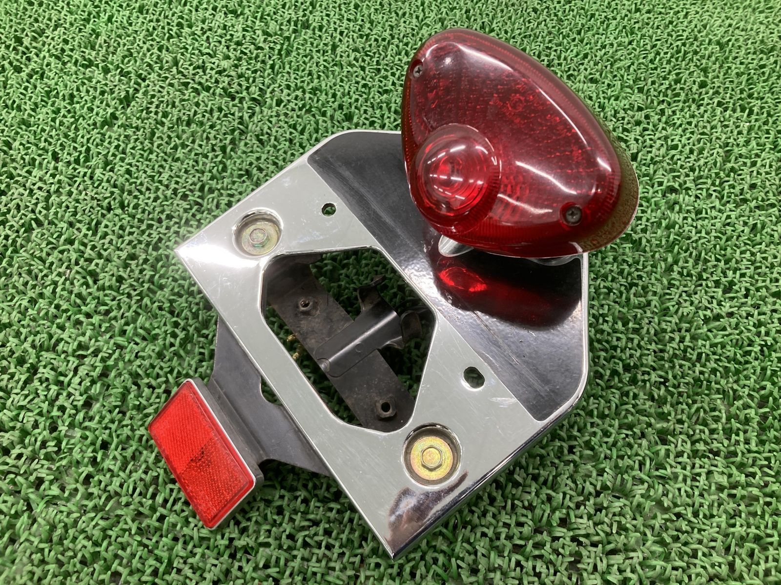 エストレヤ テールランプ 220-40102 カワサキ 純正 中古 バイク 部品 BJ250A エストレア ESTRELLA ナンバーステー 割れ欠け無し