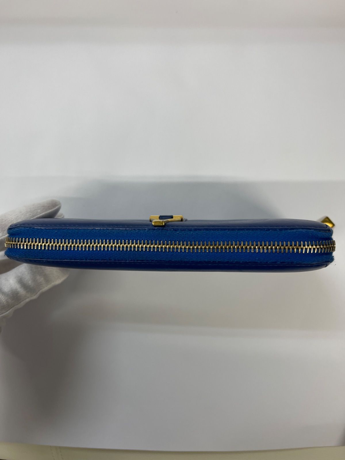 ラウンドファスナー】イヴサンローラン 長財布 カサンドラ Yロゴ