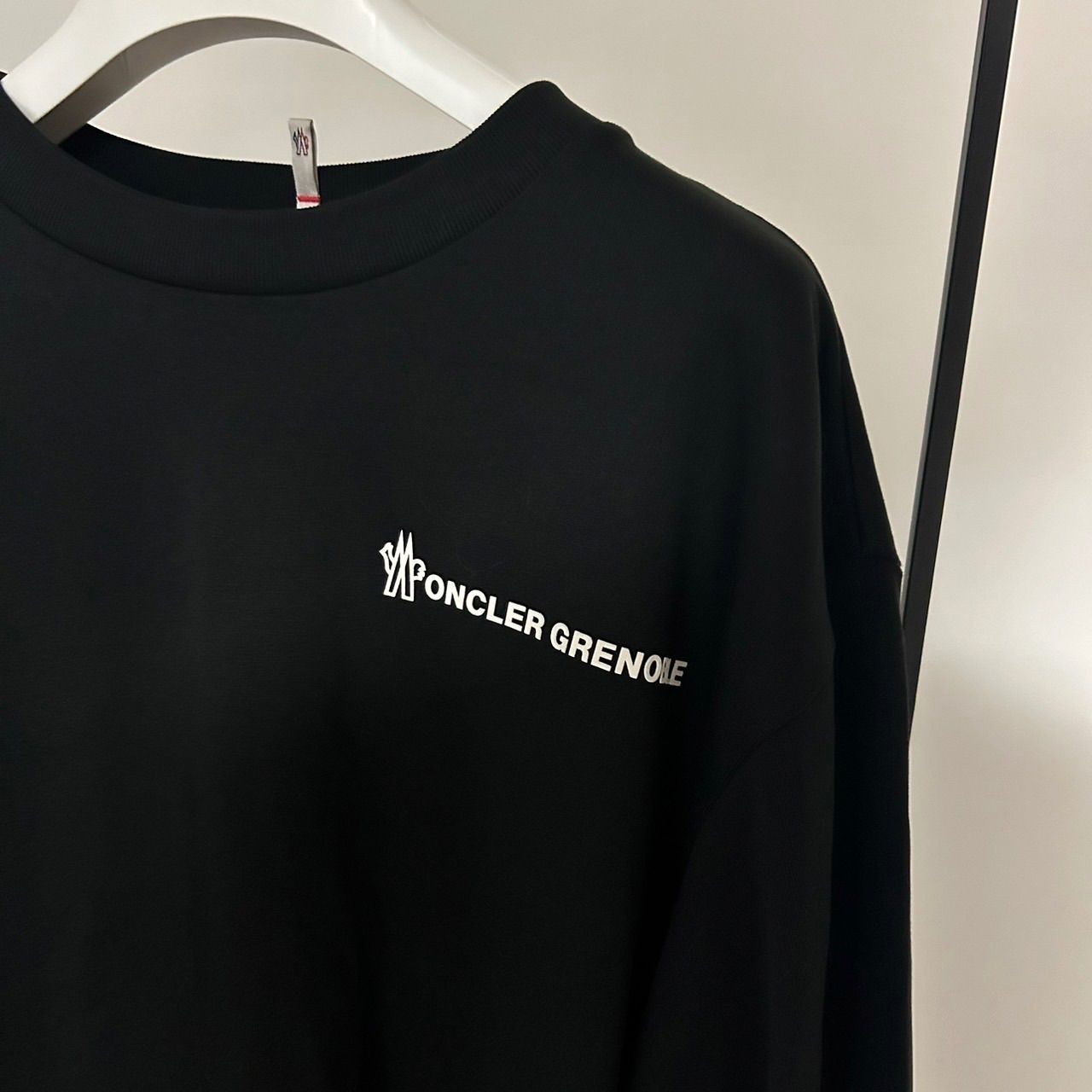 モンクレール　グルノーブル　ロンT 長袖Tシャツ　ブラック　黒　L 4S342 モンクレール グルノーブル ロンT 長袖Tシャツ ブラック 黒 L