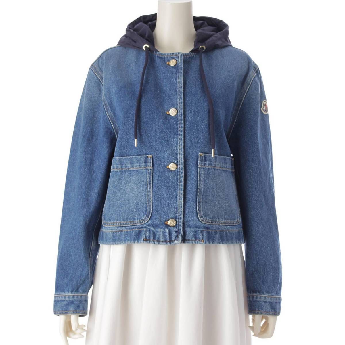 モンクレール 24SS LAMPUSA ロゴ フード付き ノーカラー デニム モンクレール 24SS LAMPUSA ロゴ フード付き ノーカラー デニム