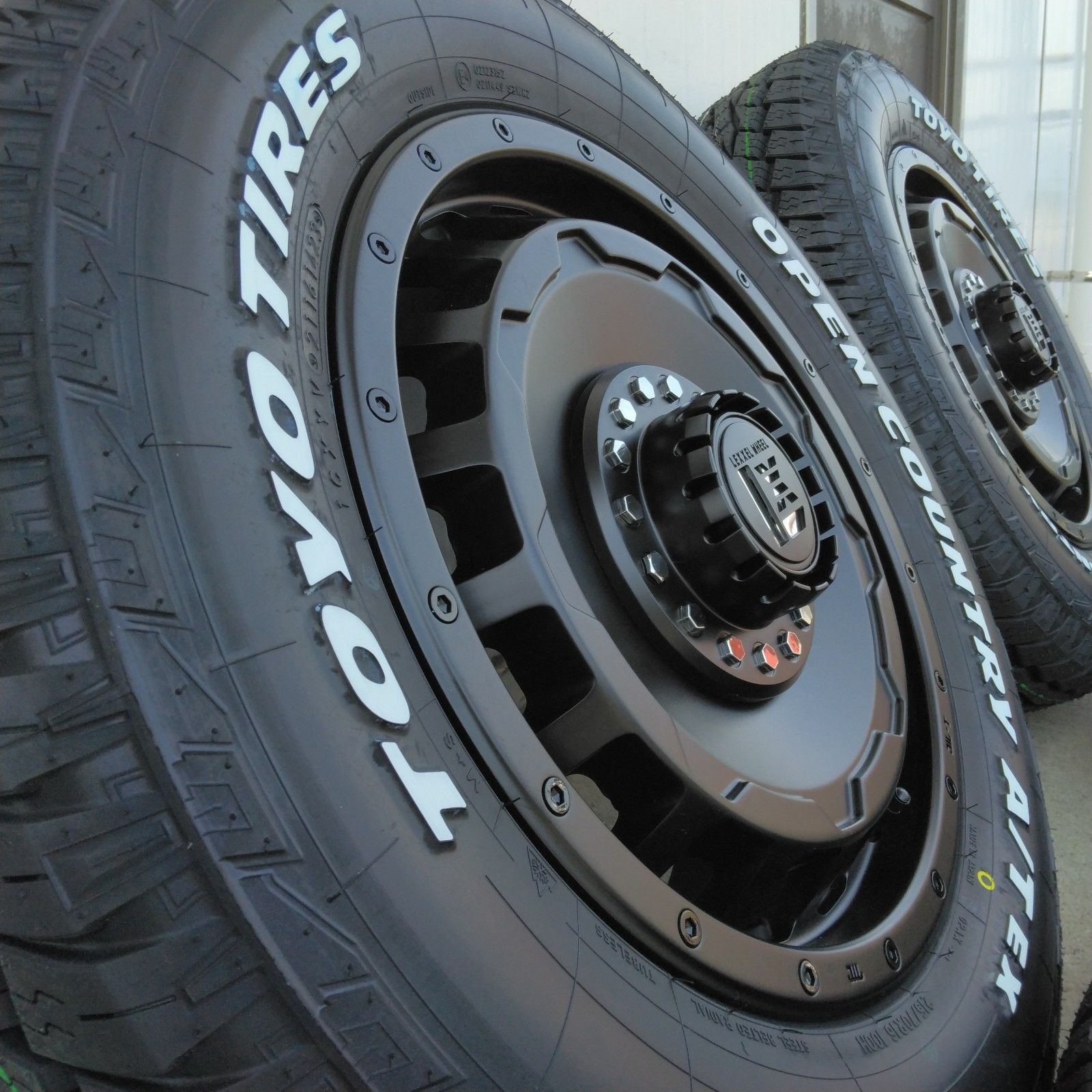 新品 ライズ ロッキー （ガソリン車） タイヤホイール トーヨー