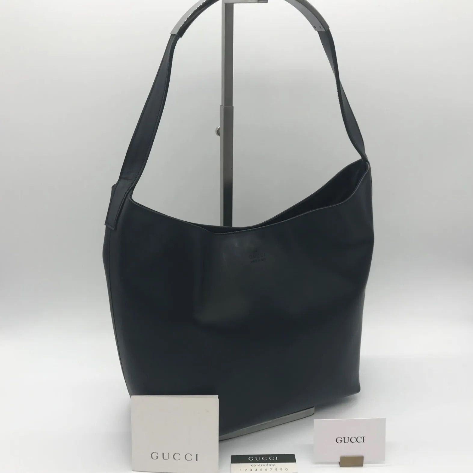 美品 GUCCI グッチ ショルダーバッグ ワンショルダーバッグ メタル 