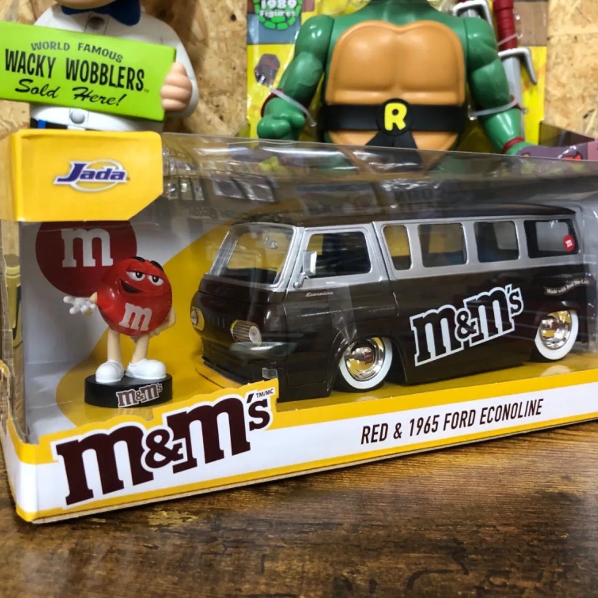 JADA TOYS 1/24 M&m's エムアンドエムズ フィギュア 1965 フォード