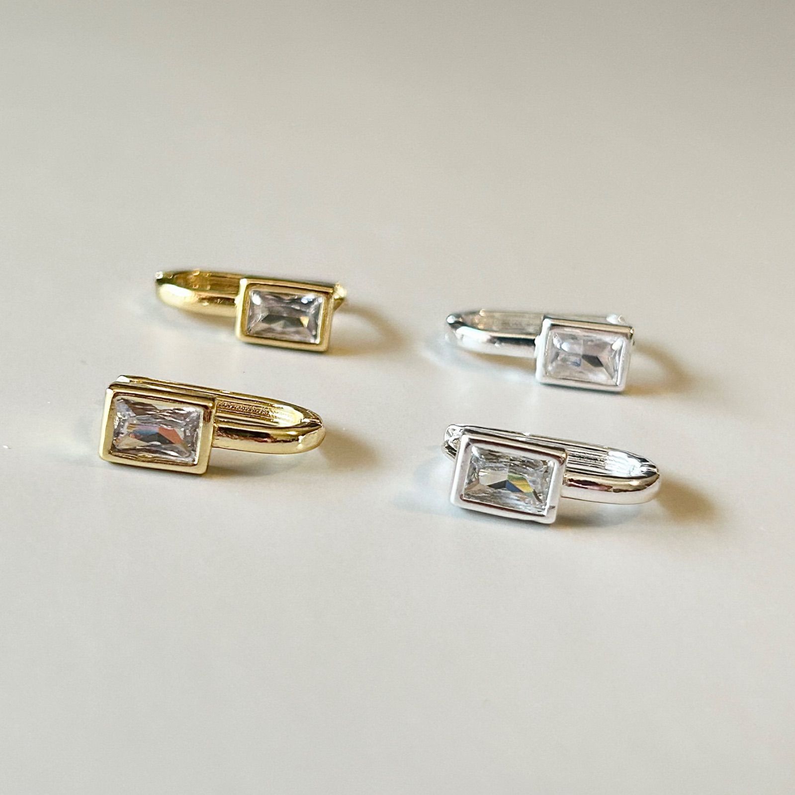 美品 daughters jewelry シルバー ジルコニア フープピアス 美品 daughters jewelry シルバー ジルコニア フープピアス