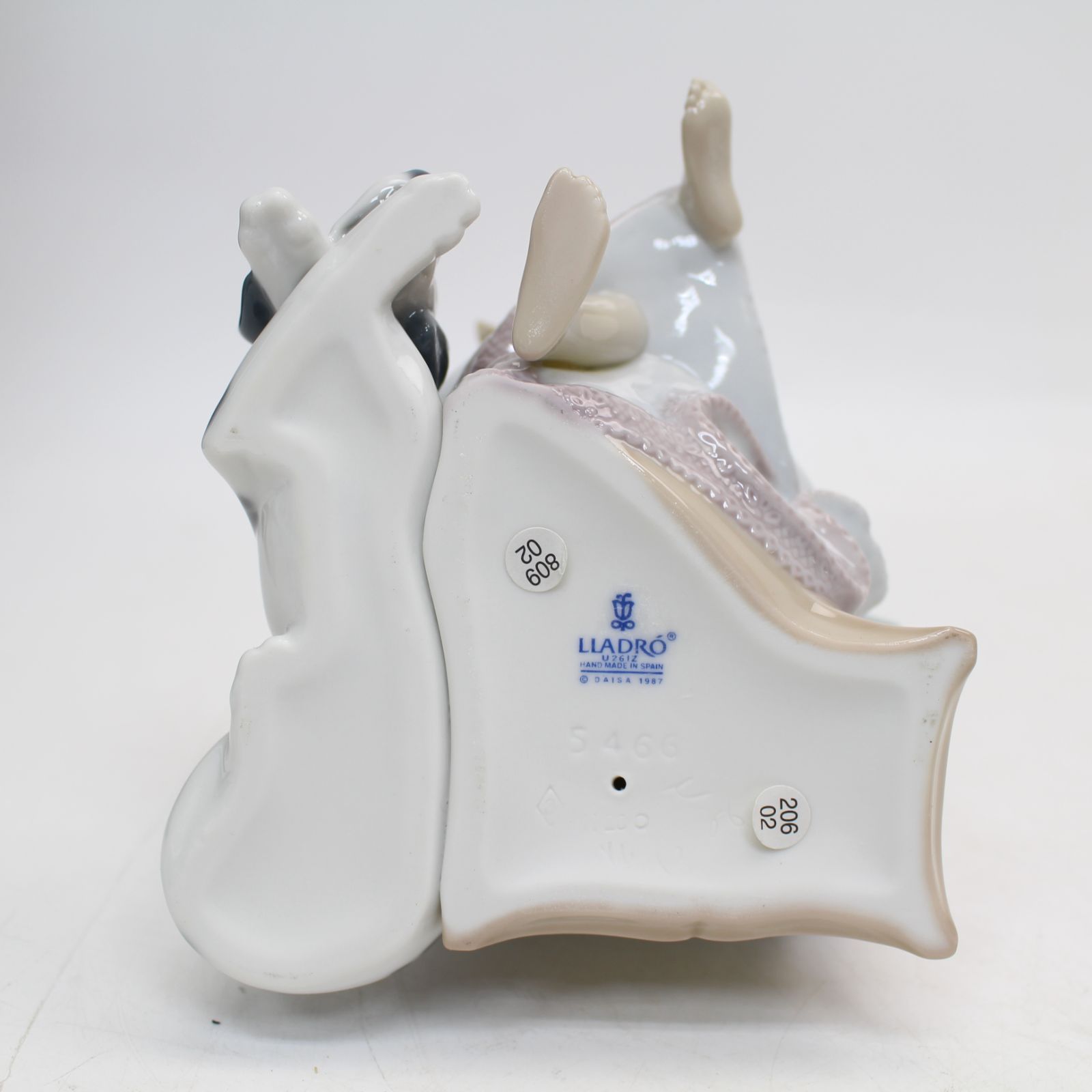 354)【美品】LLADRO リヤドロ No.5466 大事な電話 少女 犬 置物