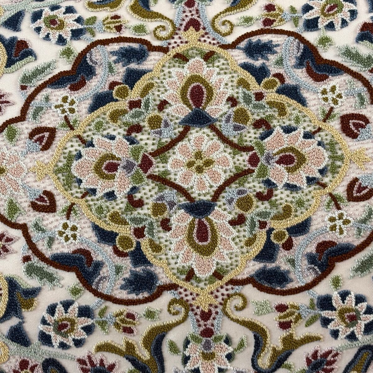 【美品】袋帯華文・正倉院花文　相良刺繍　お太鼓柄　正絹　中古 袋帯 美品 逸品 華文 草花 相良刺繍 薄ピンク お太鼓柄 正絹 【中古