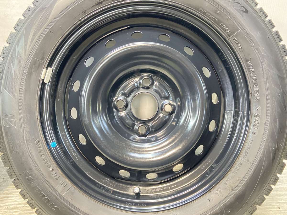 175/65R15  
ブリヂストン ブリザック VRX2 
　  
15x5.0  100-4穴 
中古タイヤ スタッドレスタイヤ ホイールセット 4本セット
 w15240927019