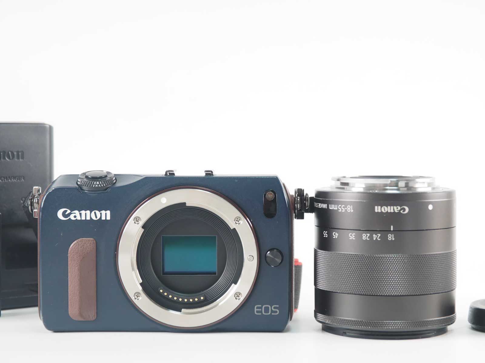 キャノン Canon EOS M Mirrorless Digital Camera Blue 18-55mm
