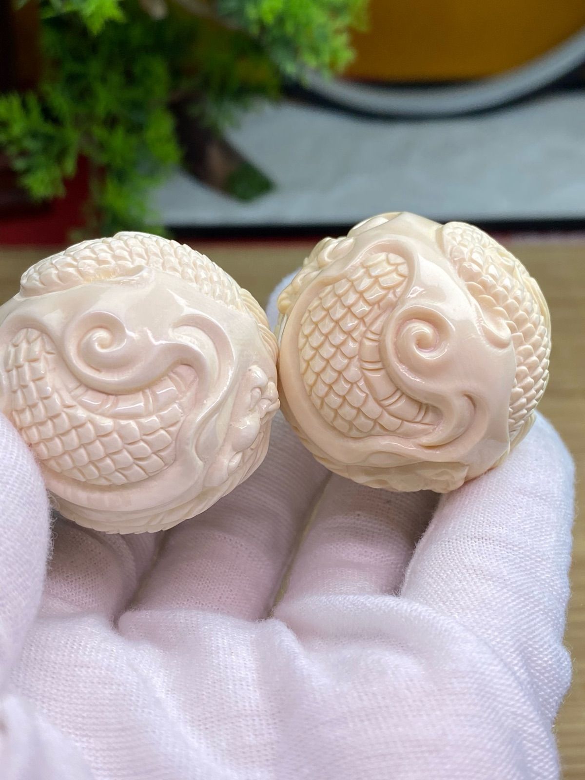 天然マンモス牙美しい手作り彫刻 龍行天下 保健球 天然マンモス牙美しい手作り彫刻 龍行天下 保健球