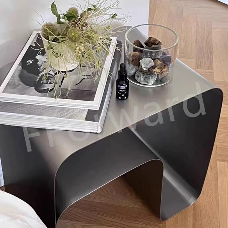 サイドテーブル