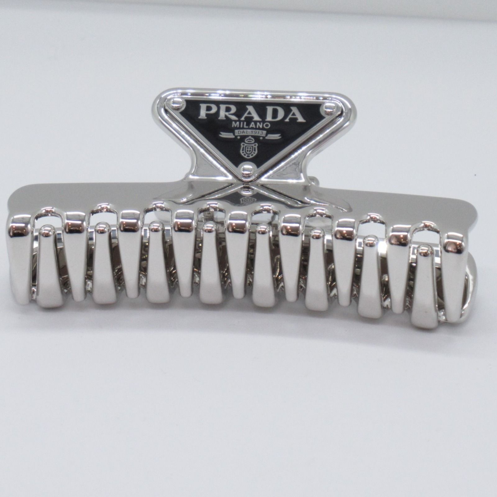 PLADA バレッタ PRADA バレッタ ロゴ ヘアピン ヘアアクセサリー 石欠けあり