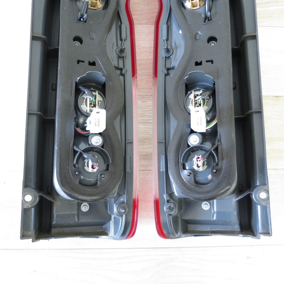 送料無料] 左右セット◇トヨタ 200系 ハイエース スーパー GL 純正