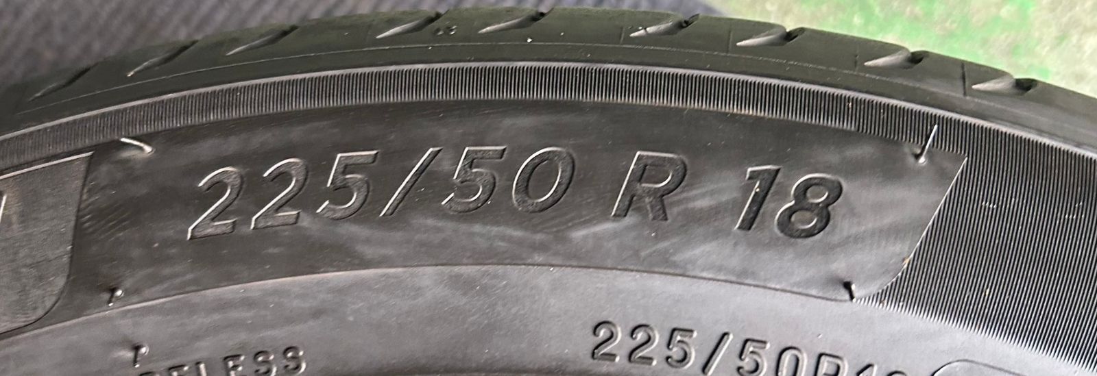 225 50R18
