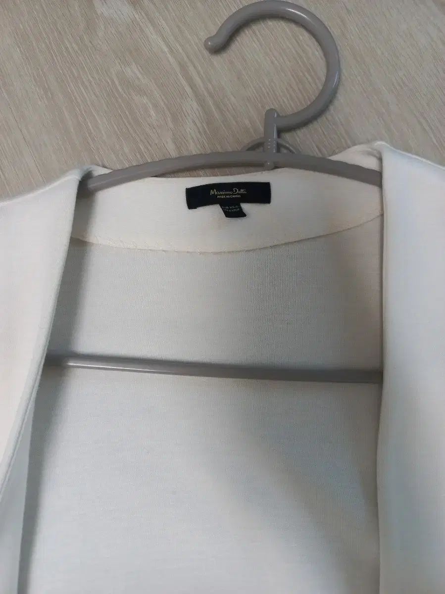 Dutti マッシモドゥッティ