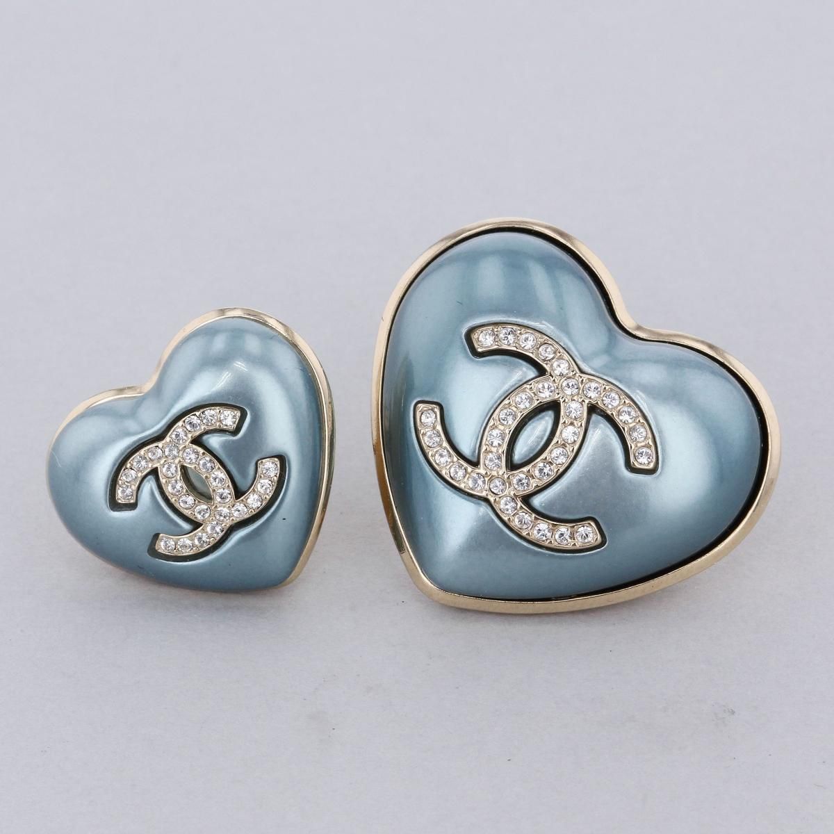 CHANEL シャネル ﾌﾞﾛｰﾁ ブランドジュエリー ブローチ ﾋﾟﾝﾌﾞﾛｰﾁ ﾌﾞﾙｰ ｺｺﾏｰｸ ﾗｲﾝｽﾄｰﾝ ﾊｰﾄ Blue