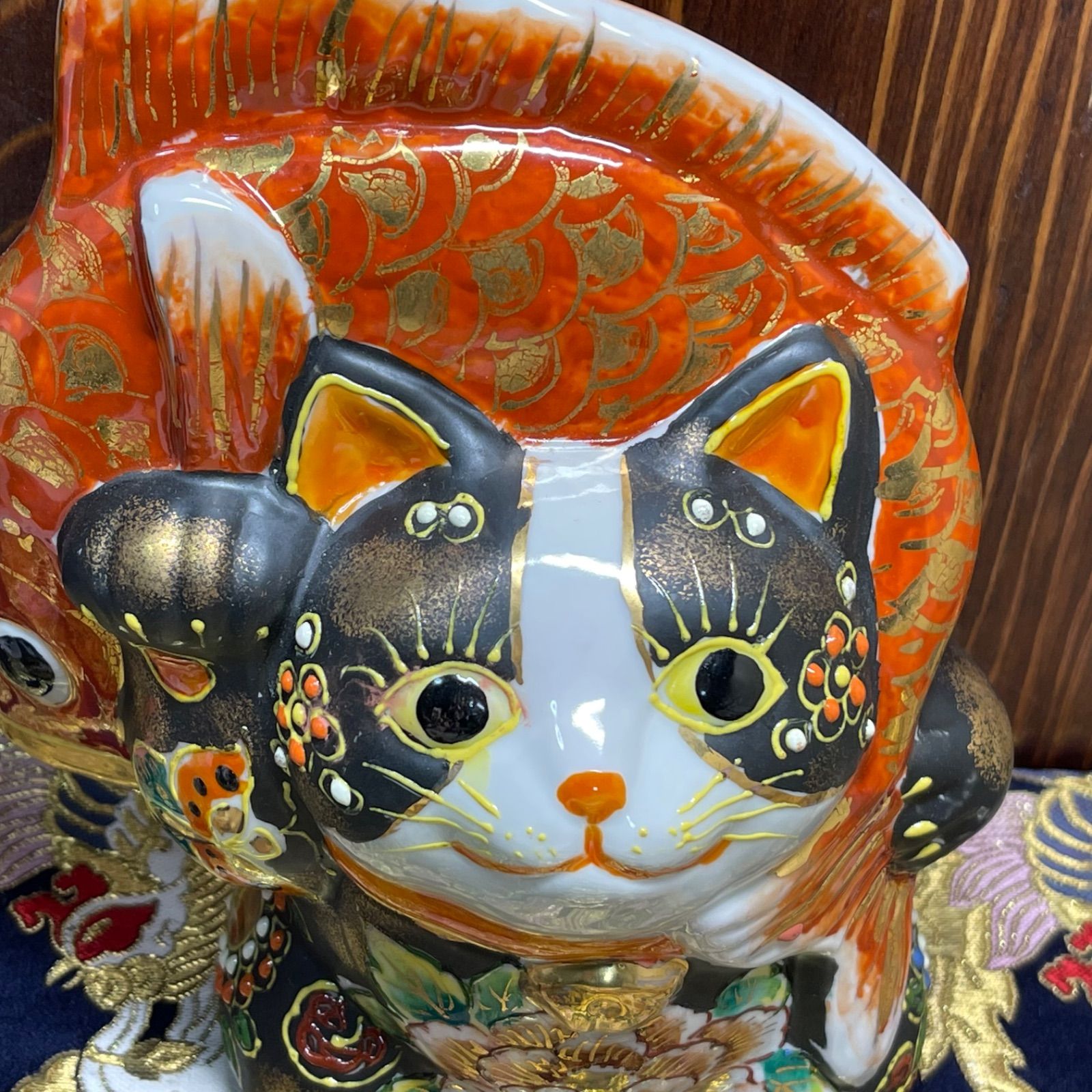 【願いが叶う】金運上昇【九谷焼】 手描きの招き猫 3.5号 富士山 右手 限定品【願いが叶う】金運上昇【九谷焼】 手描きの招き猫 3.5号