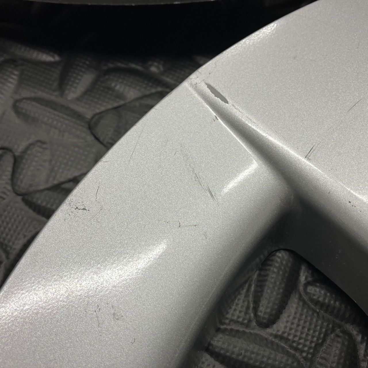 フ*ム様 【未使用】トヨタ純正　プリウス30系　ホイキャップ4枚セット トヨタ レクサス純正 センターキャップ [ブラッククリア調・4枚