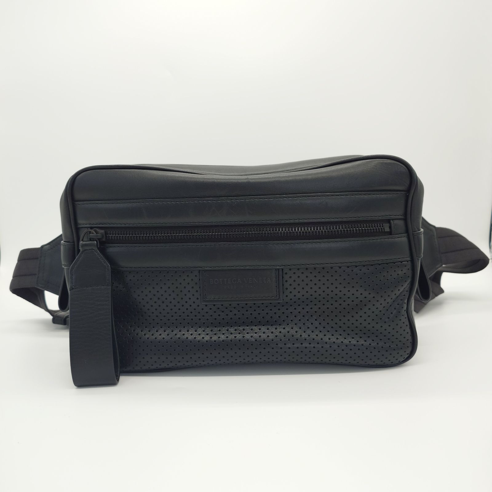 BOTTEGA VENETA ボッテガヴェネタ ボディバッグ カーフ レザー